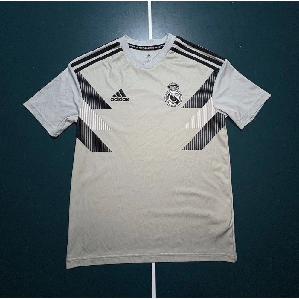 Adidas‎ Real Madrid Soccer Jersey Youth Large 2018-2019 Pre Match Gray #CW5826